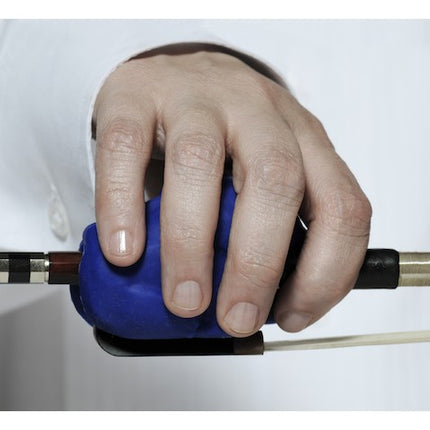 cellophnat-cello-bow-hold-accessory-use-640x480