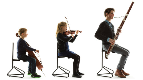 Oktavia Chair, der Musikerstuhl, der mitwächst